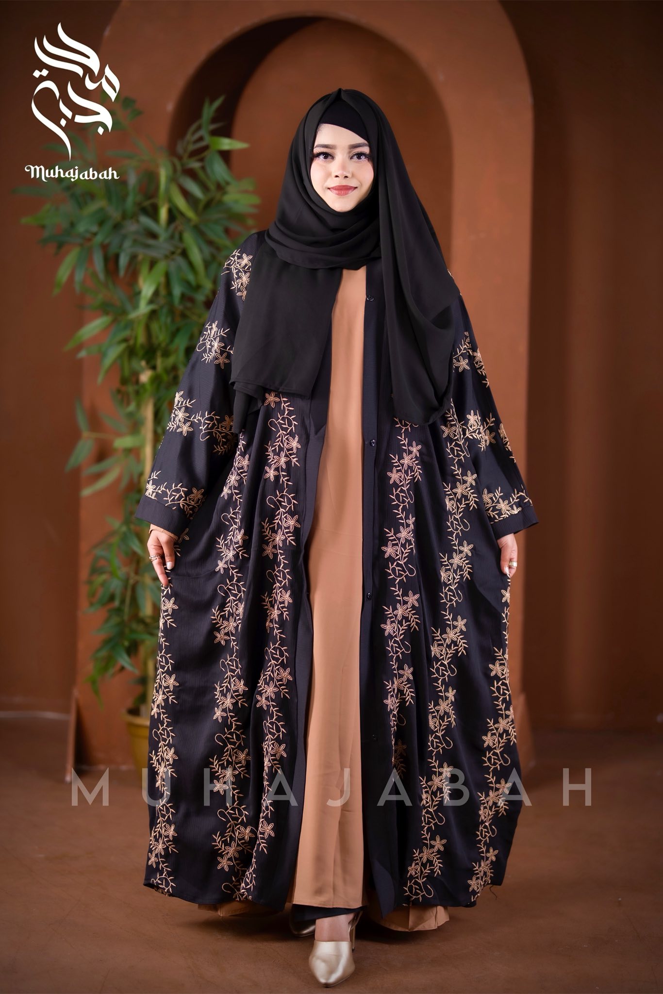 Lata Embroidery Koti Abaya